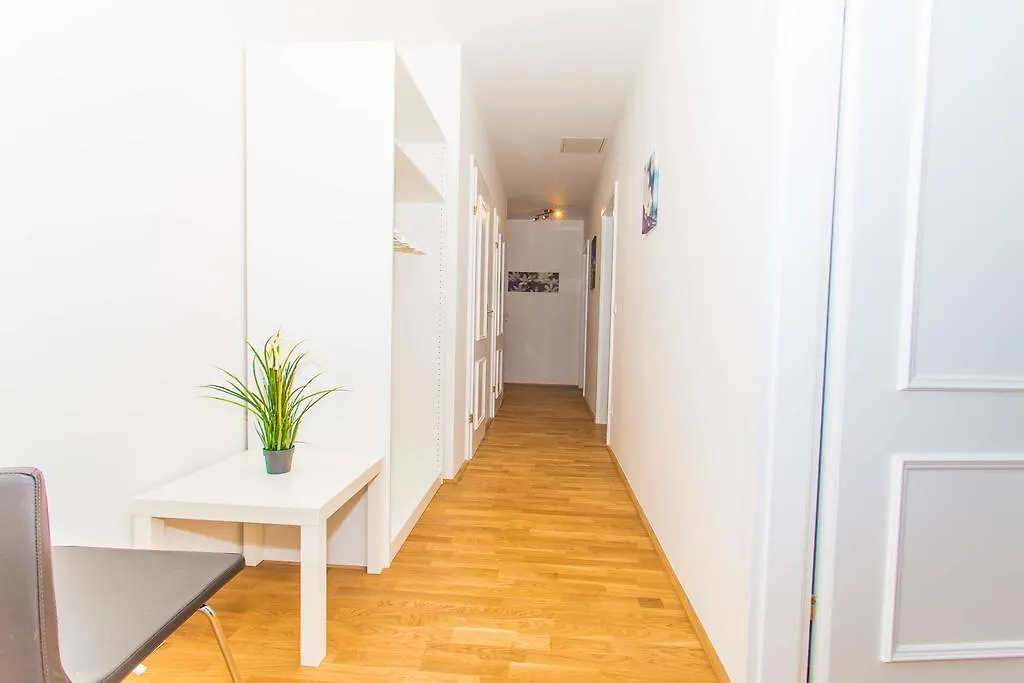 Deluxe Apartment With 3 Rooms - Bartensteingasse 16 Vienna