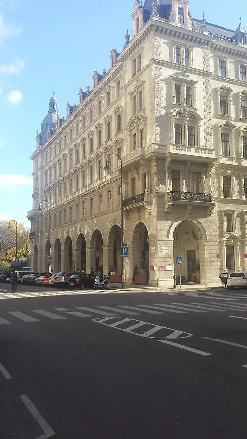 Deluxe Apartment With 3 Rooms - Bartensteingasse 16 Vienna